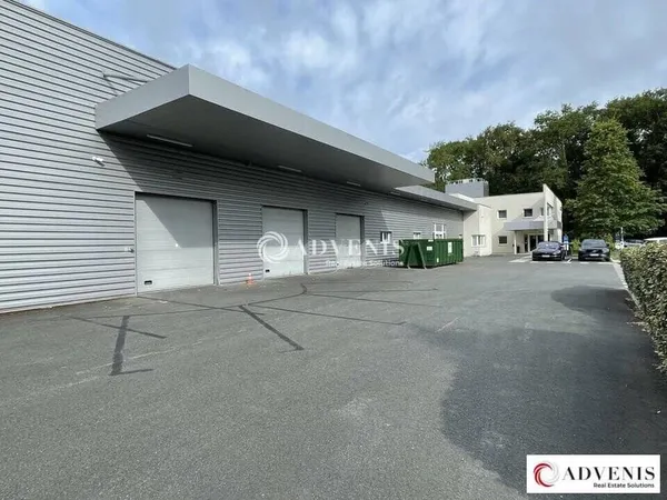 Local d'activité 2675 m²