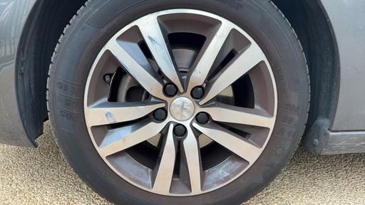 Peugeot 308 SW 1.2 PureTech 130 - Allure – 2019 – 57646 km – Essence – Boîte Manuelle — photo 10