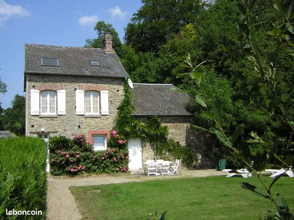 Maison individuelle dans bourgade près de St Lô