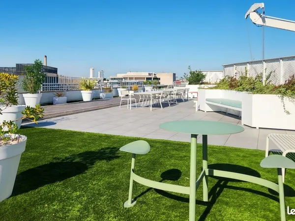 Bureaux 745 m²