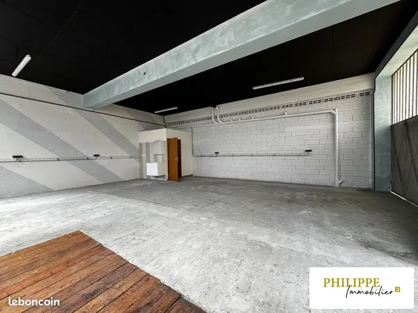 Local 90 m² Le Touvet