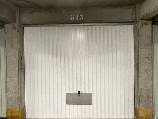 Grand garage / box à louer de 14m²