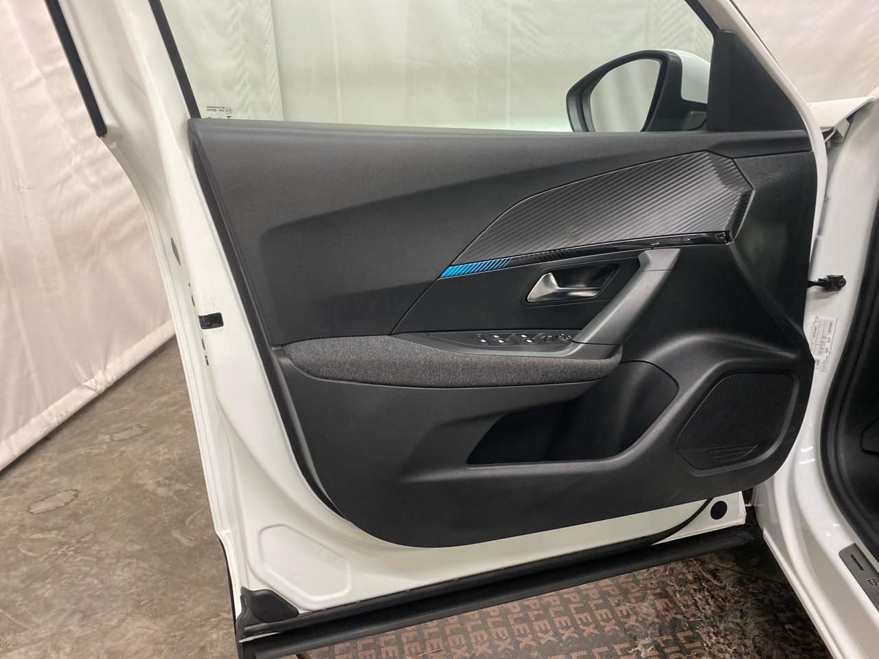 Peugeot 2008 puretech 100 s&s bvm6 style — photo 26