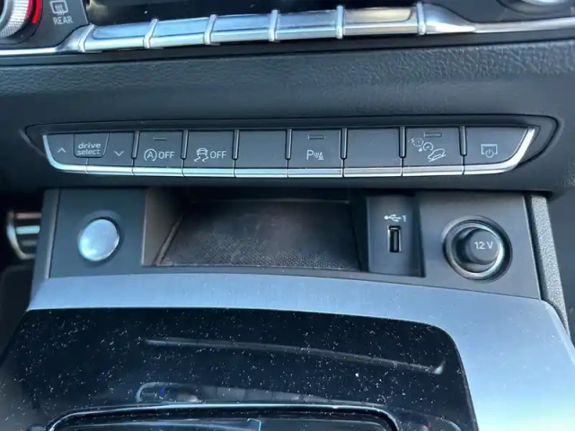 Audi Q5 35 tdi 163 s tronic 7 — photo 24