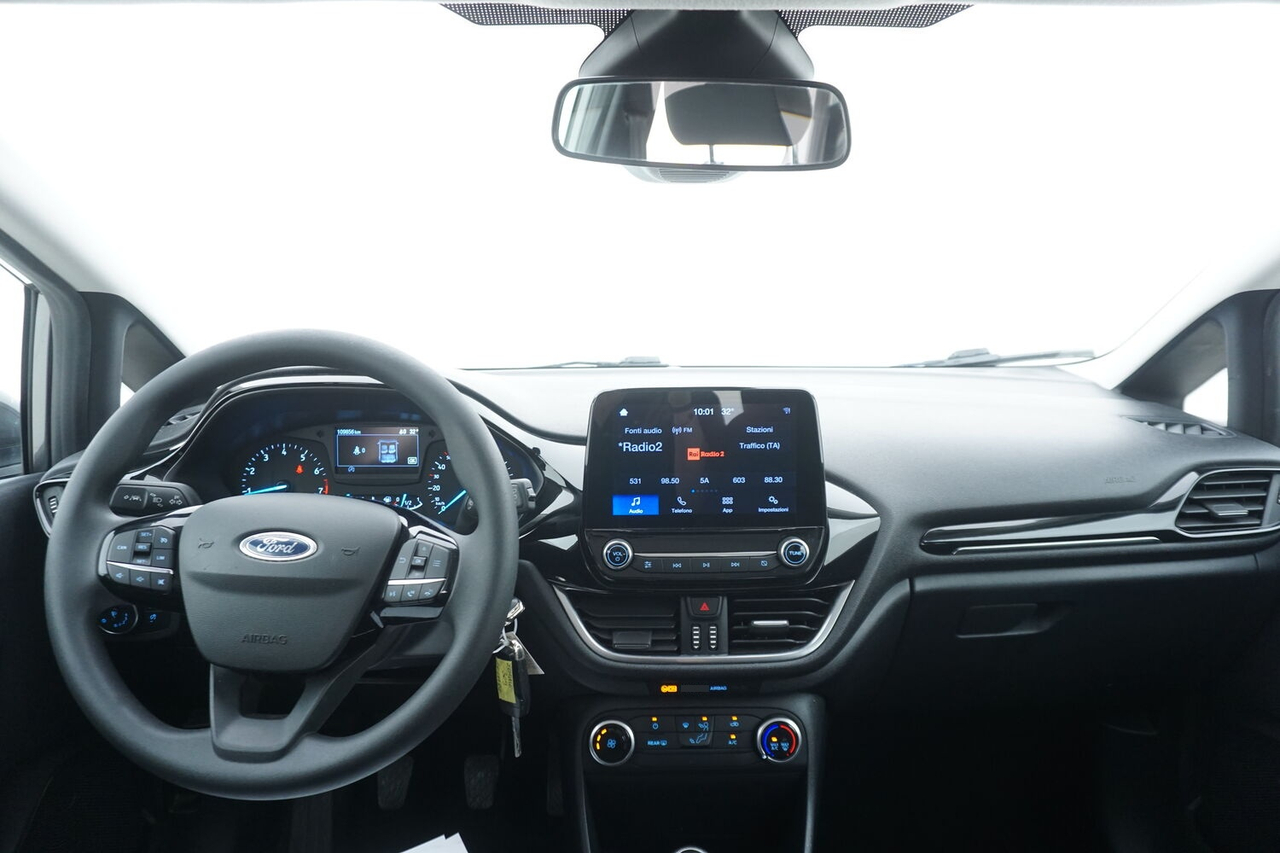 Ford Fiesta — photo 12
