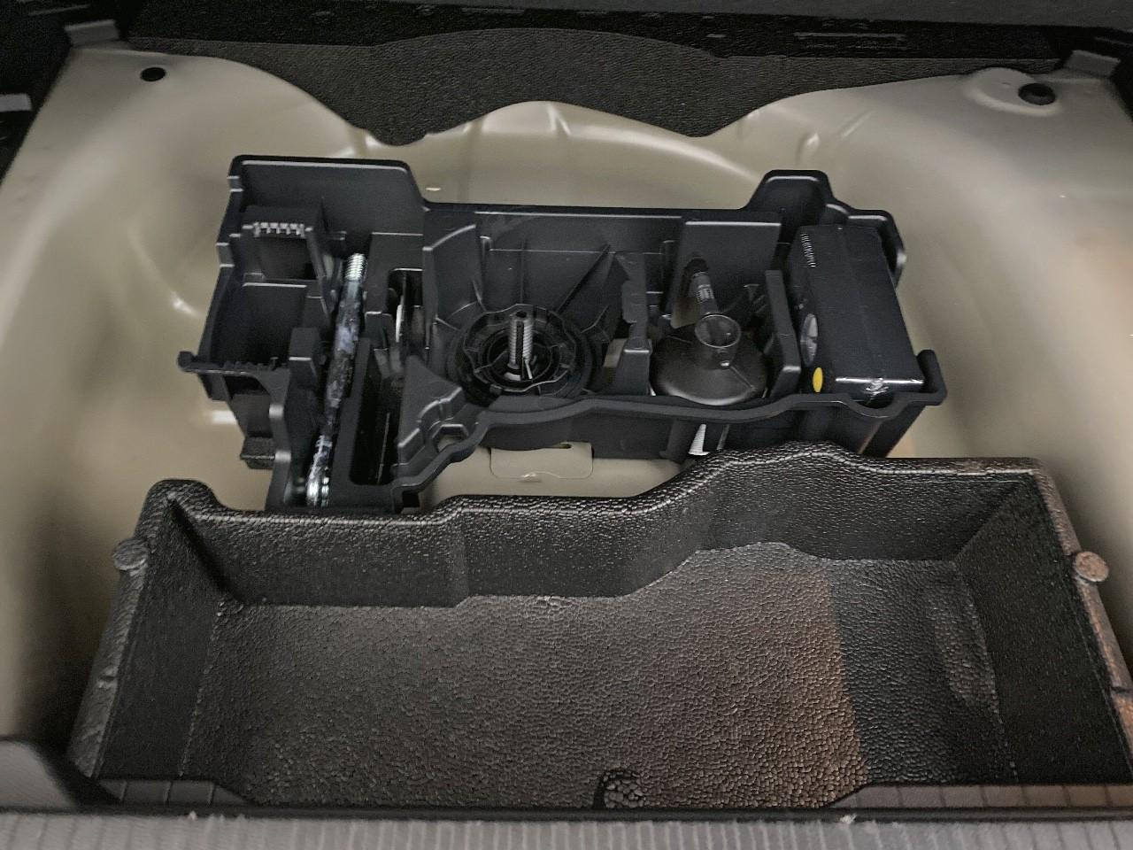 Peugeot 2008 hybrid 145 ch e-dcs6 allure — photo 16