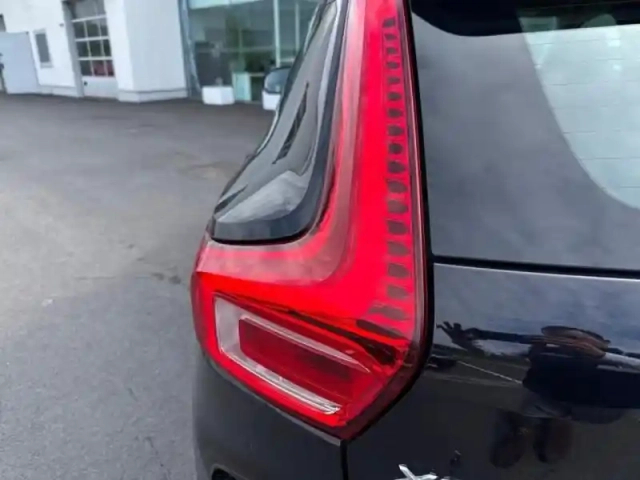 Volvo Xc40 t5 recharge 180 + 82ch inscription business dct 7 — photo 8