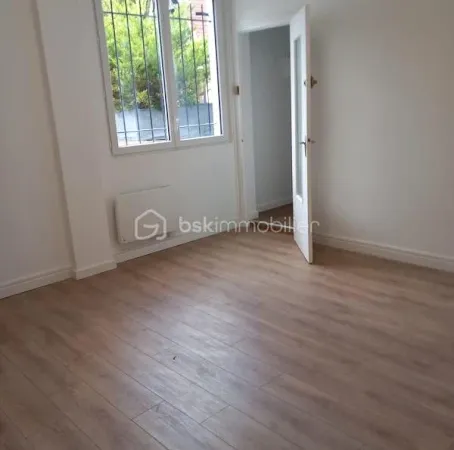 Local 1 pièce 16 m²