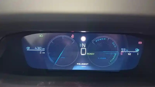 Peugeot 408 electrique 58 kwh 210 ch — photo 66