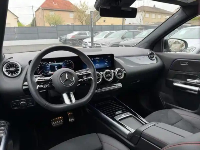 Mercedes Gla 200 d amg line — photo 37