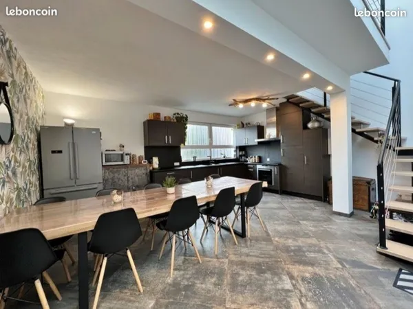 Charmant duplex meuble de type 2 avec sa terrasse et sa cave
