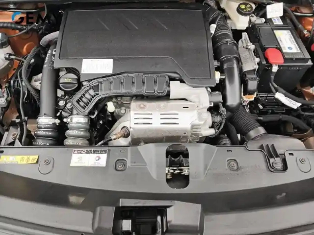 Peugeot 2008 puretech 100 s&amp;s bvm6 — photo 12