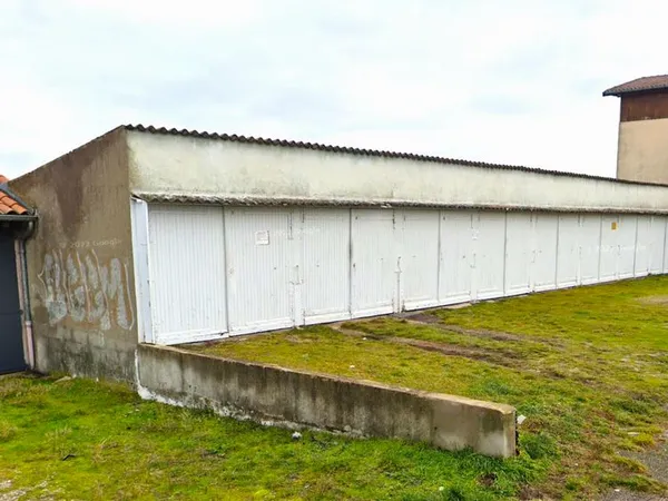 Garage et terrain