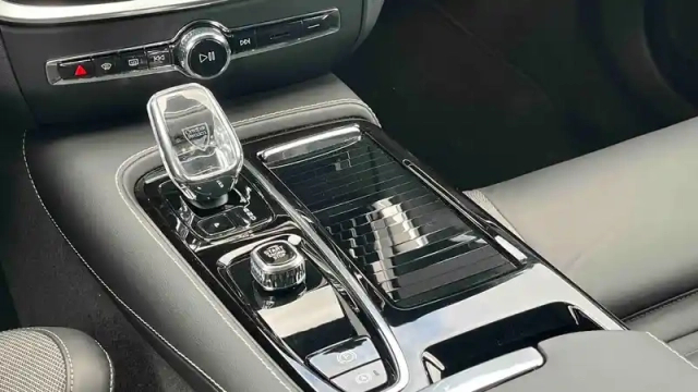 Volvo V60 t6 awd hybride rechargeable 253 ch + 145 ch geartronic 8 — photo 21