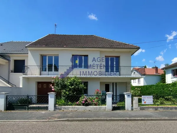 Maison 3 chambres avec garage et terrain clos Location sou