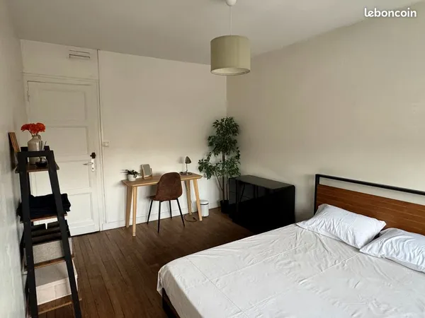 Chambre chez l'habitant + pièce bureau à Villenave d'Ornon proche tram C Pyrénées
