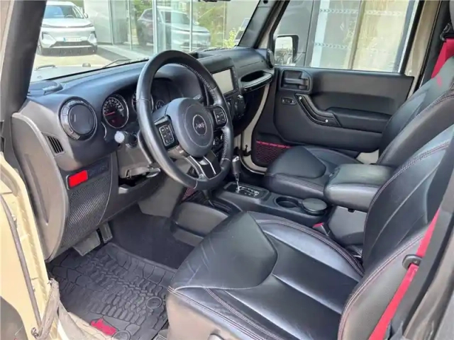 Jeep Wrangler v6 3.6 pentastar 284 - 4x4 rock trac bva — photo 12