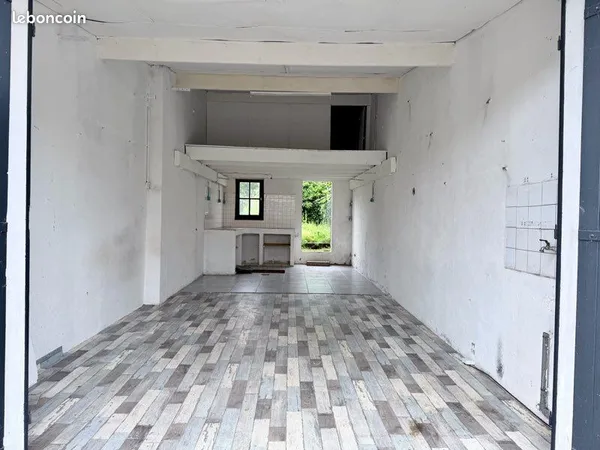 🏡 coutras - 2 garages + potentiel habitation - réseaux en place