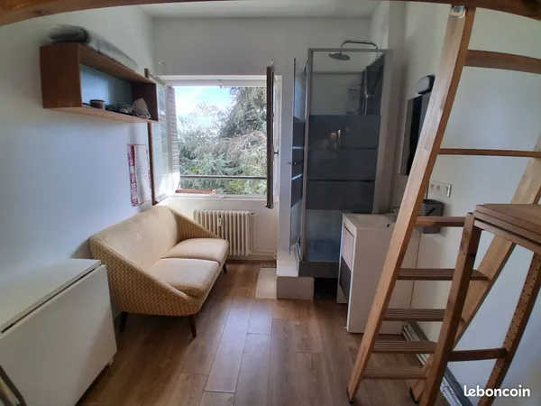 Chambre de bonne meublée 18m² (12+6)