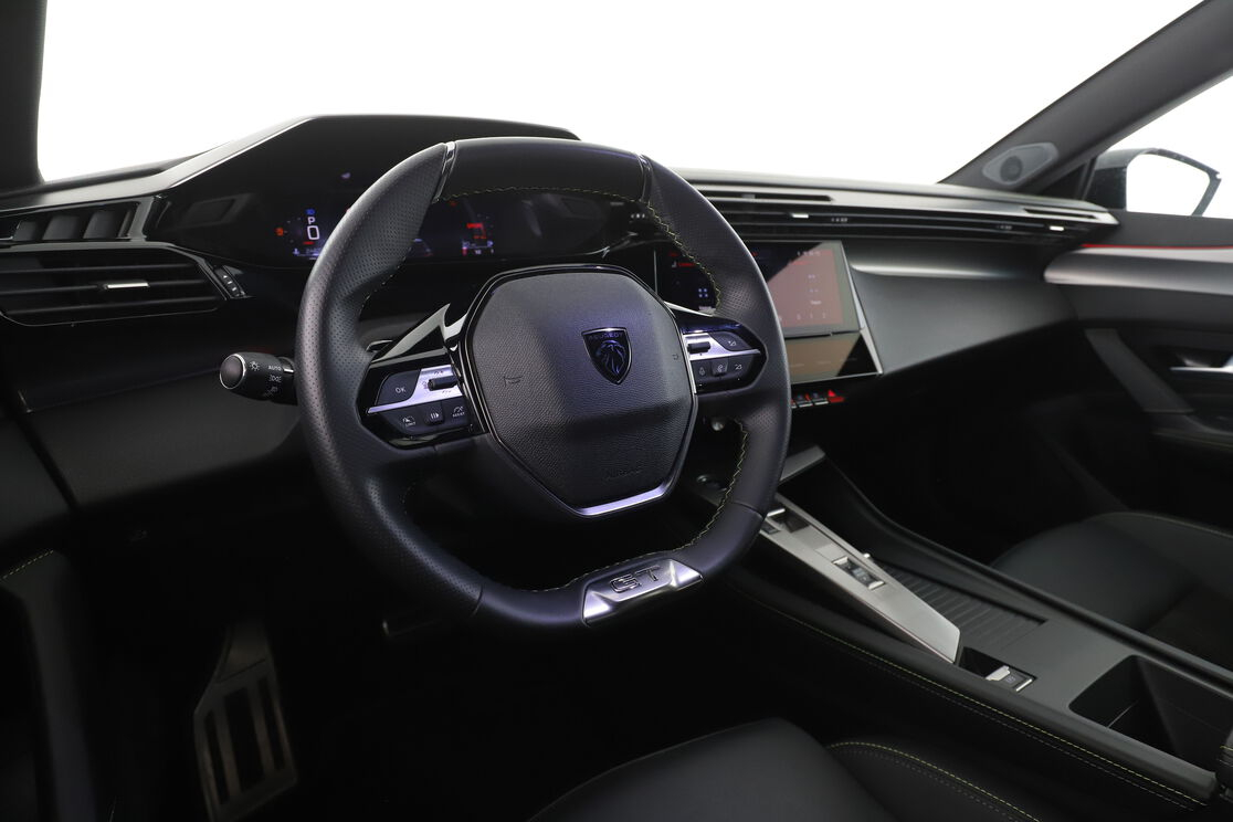 Peugeot 408 1.2 PureTech GT EAT8 — photo 11