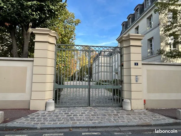 Place de parking sécurisée dans résidence prestige