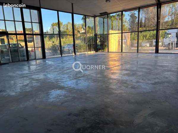 Local commercial 750 m² Fréjus