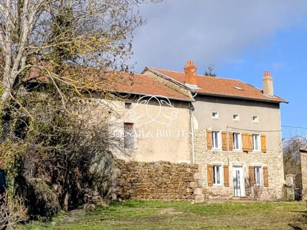 Vends maison - 132 m² - 5 pièces, 3 chambres - Saint-Pierre-du-Champ 43810