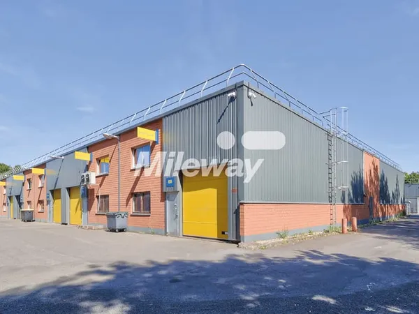 Local d'activité 165 m²