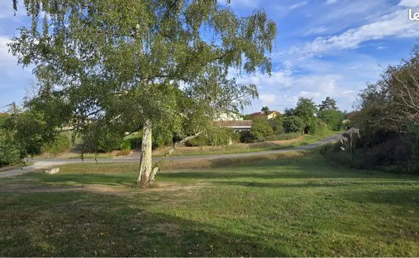 À VENDRE - TERRAIN CONSTRUCTIBLE DE 826 m²