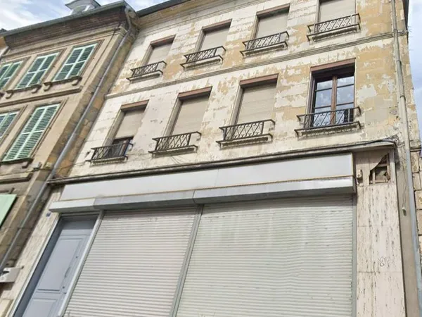 Maison avec local commerciale
