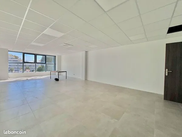 Bureaux 53 m² VILLENEUVE LOUBET
