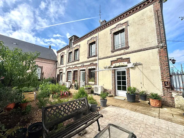 Demeure de prestige Lamblore 6 pièce(s) 250 m2 - jardin 545m2