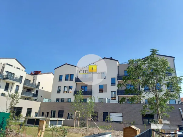 Stationnement Location Saint-Laurent-de-Mure   103€