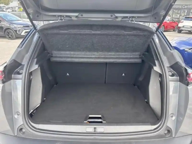 Peugeot 2008 1.2 130ch s&amp;s allure eat8 — photo 13