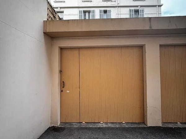 Parking 16 m²