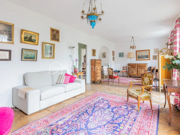 Maison 9 pièces 211 m²