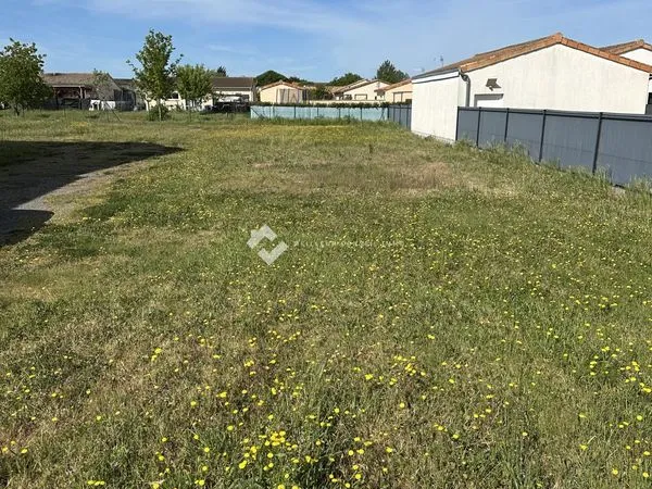 Terrain 800 m² Avanton
