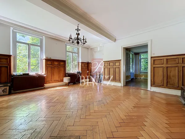 Immeuble 12 pièces 341 m²