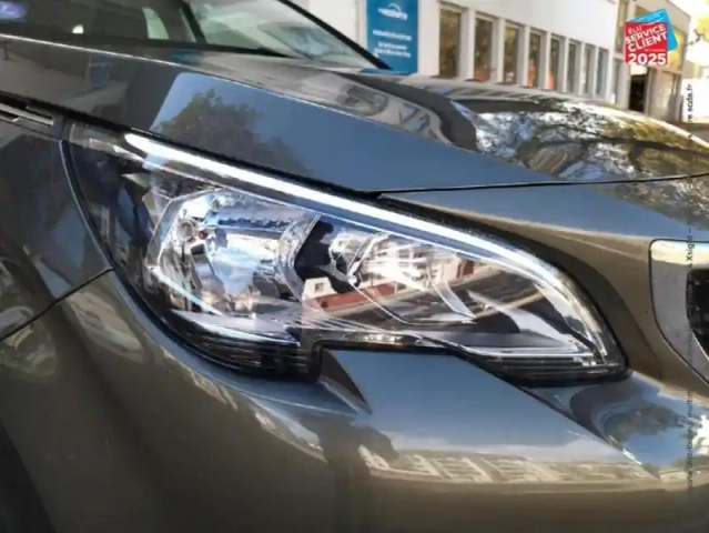 Peugeot 3008 1.2 puretech 130ch e6.c active business s/s gps radar ar carplay — photo 13