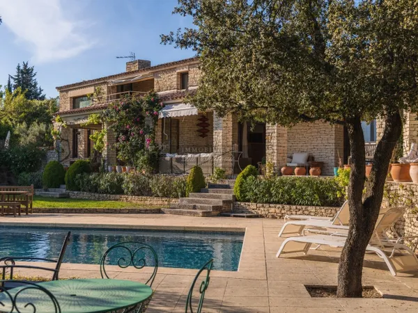Villa vue panoramique piscine Gordes village