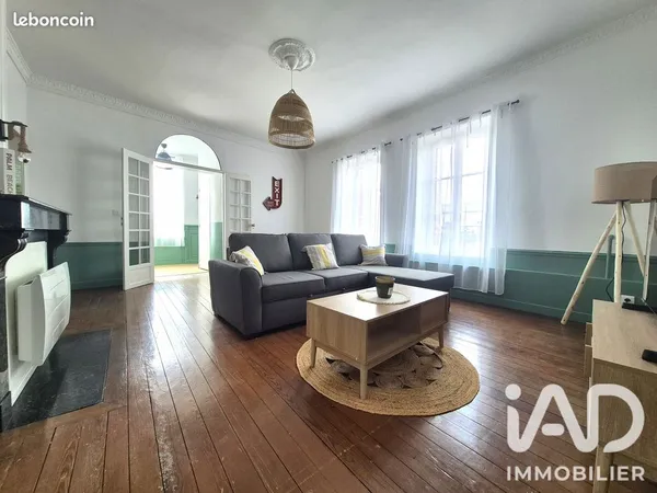 Maison 8 pièces 205 m²