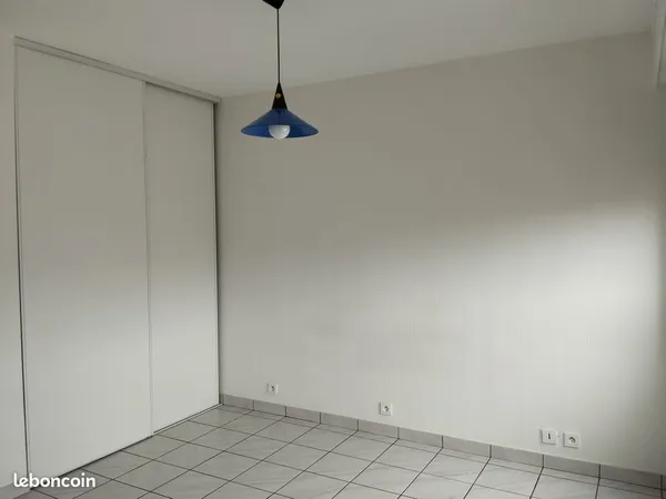 Studio 1 pièce 18 m²