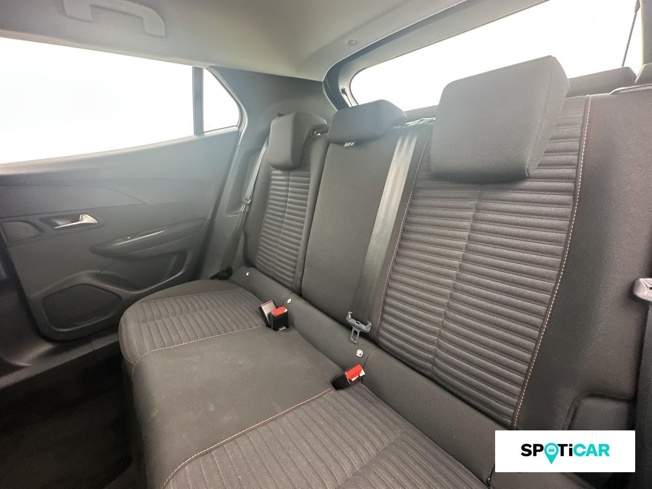 Peugeot 2008 1.2 puretech 130ch s&s active pack eat8 — photo 10