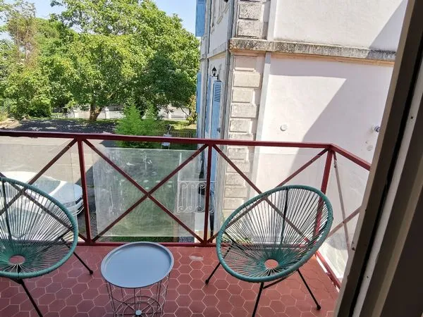 Grand studio meublé