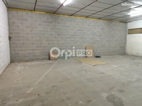 Local d'activité 99 m²