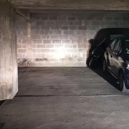 Location Parking-Paris 17e-Rue Rennequin