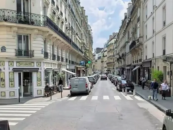 Local commercial 147 m² PARIS