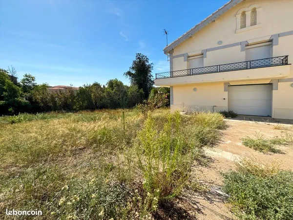 Maison de caractère entièrement rénovée - 170 m² habitables sur un terrain de 1 120 m² piscinable av