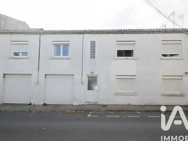 Bâtiment 1 pièce 74 m²