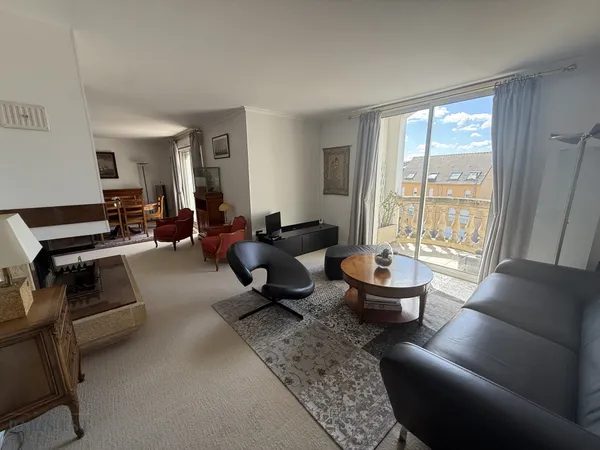 APPARTEMENT 3 CHAMBRES - - 3EME ET DERNIER ETAGE - DUPLEX